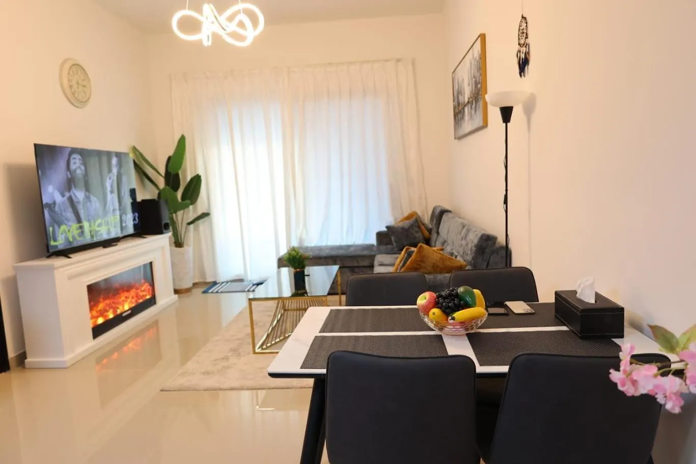 Luxury Brand New 1 Bedroom Apartment 迪拜